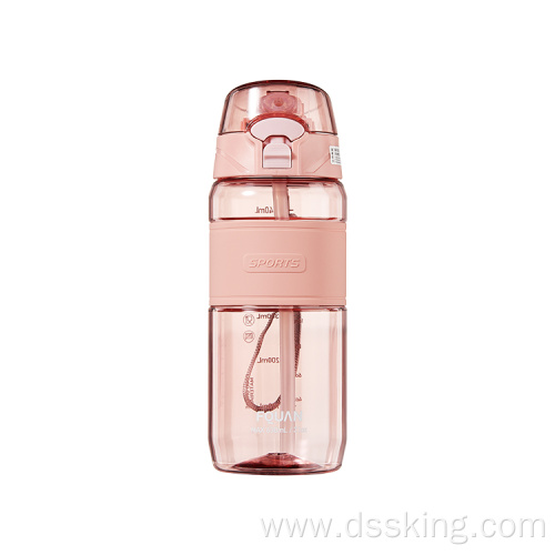 2022 new desined 630ml/780ml bottle sport and bpa free water bottle with straw